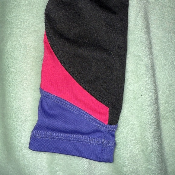 4/5 Girls FILA Leggings - Picture 4 of 8